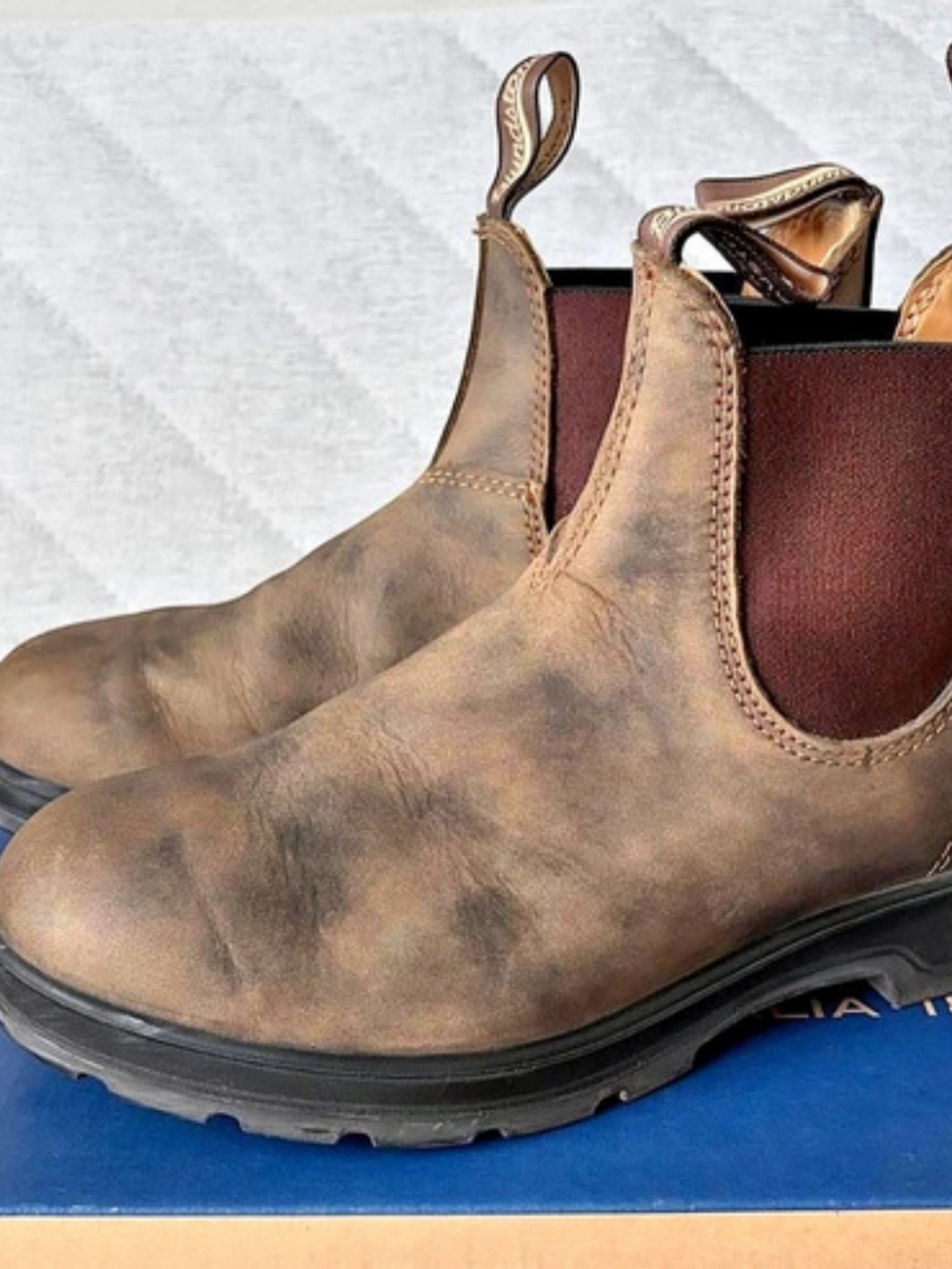 Blundstone #585 Brown Chelsea Ankle Boots